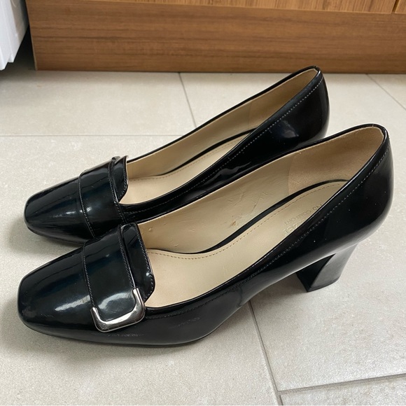 Black Naturalizer Pumps - Picture 1 of 8